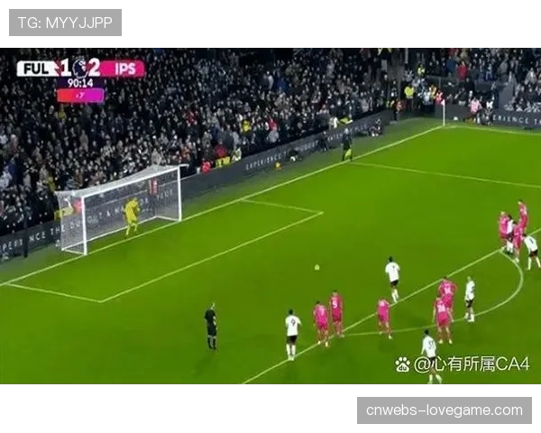 通讯：升班马伊普斯维奇战平强敌，主场球迷高歌致敬球队